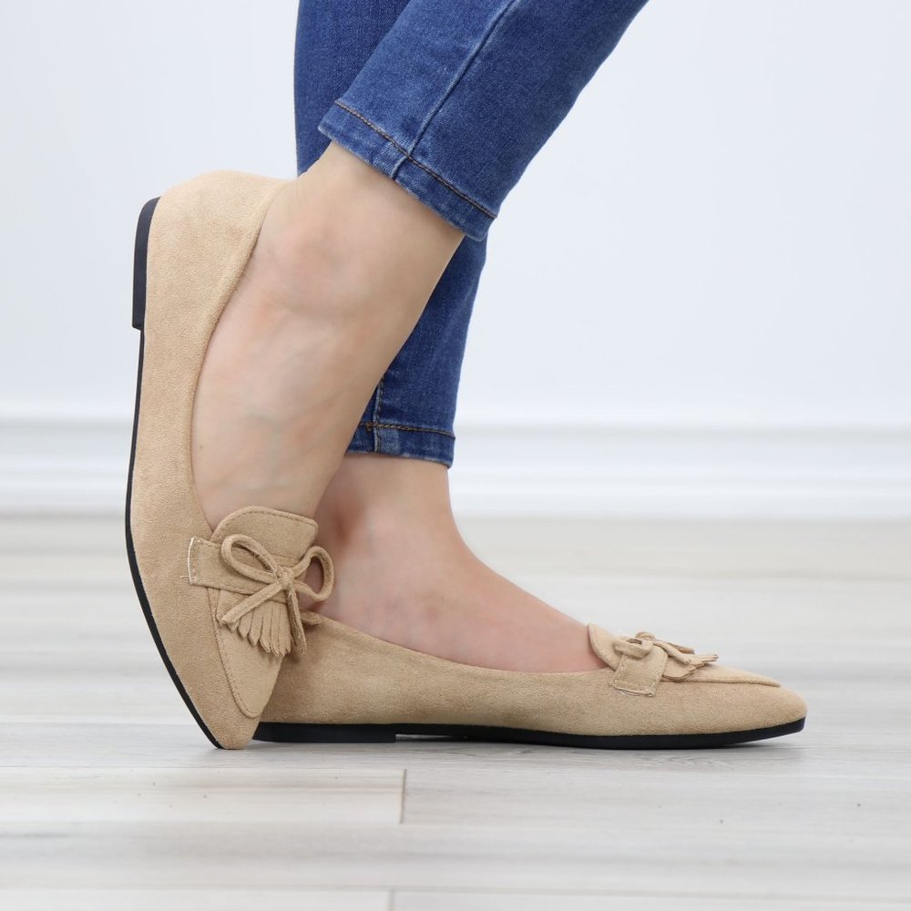 Tan Faux Suede Pointed Toe No Heel Flat Loafers Shoe Bow Tassel Decor Slip On - Picture 8 of 14